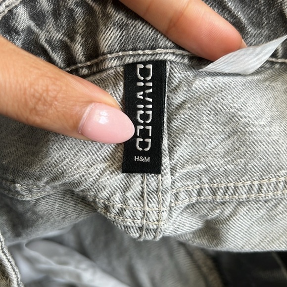 H&M Divided Gray Wide-Leg Jeans - Picture 6 of 8